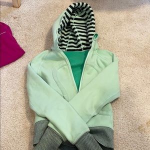 Girls LuLu Lemon sweatshirt